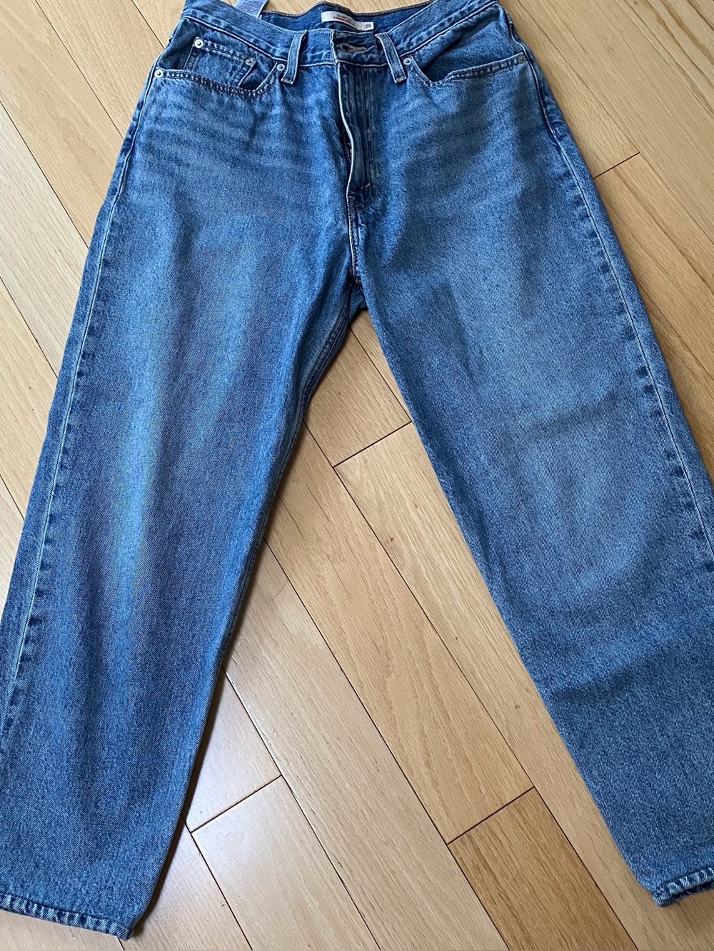 Levi's Jeans Women's 29 Blue Light Wash High Rise Relaxed Fit Denim Balloon Leg